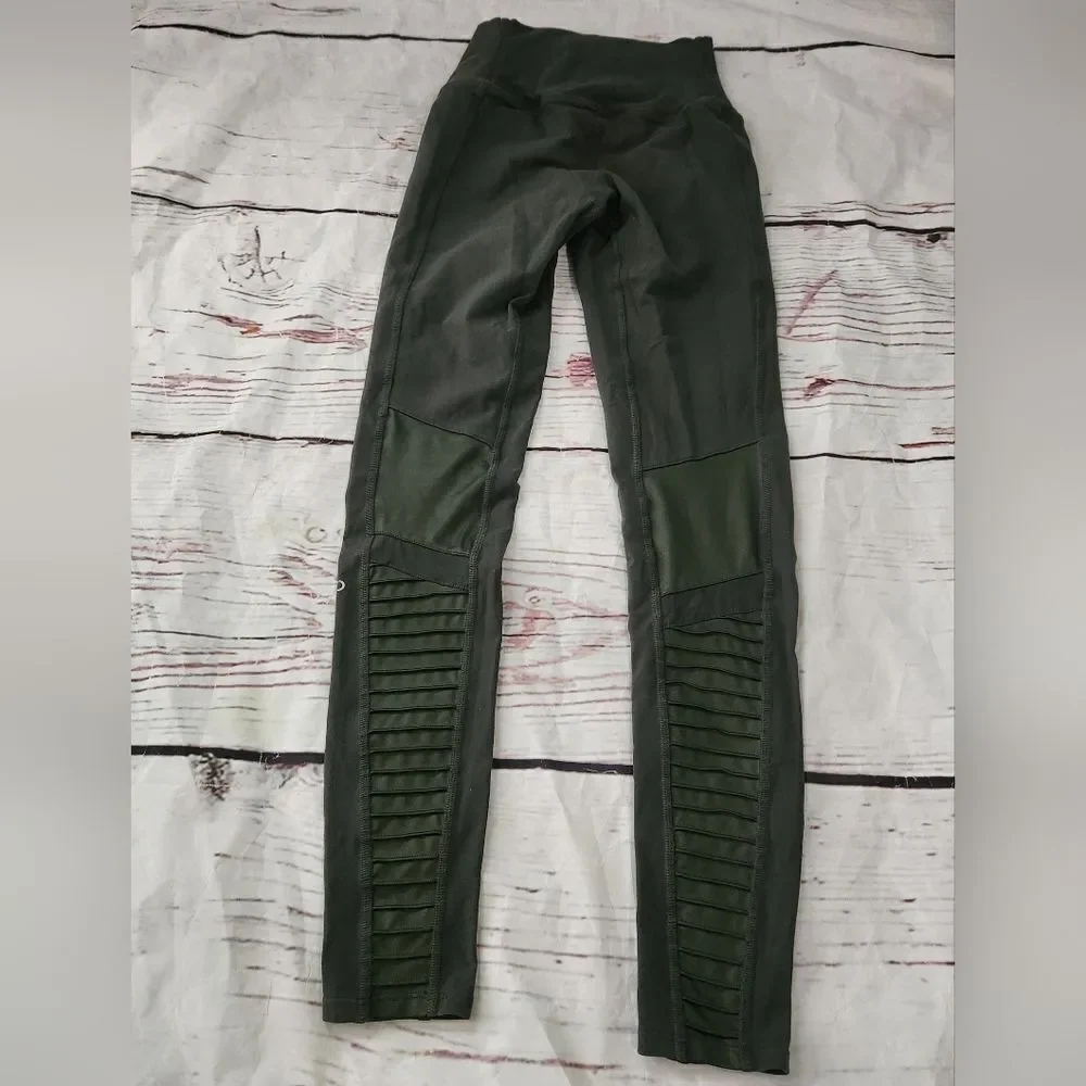 Alo‎ Yoga Moto Leggings Size XS